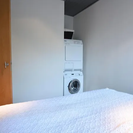 Spacious Bunglow For 6 In With Garden