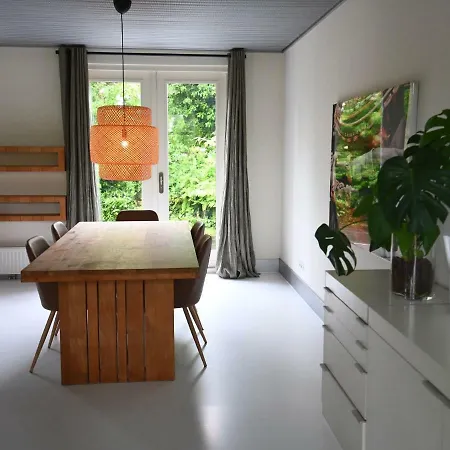 펜션 Spacious Bunglow For 6 In With Garden