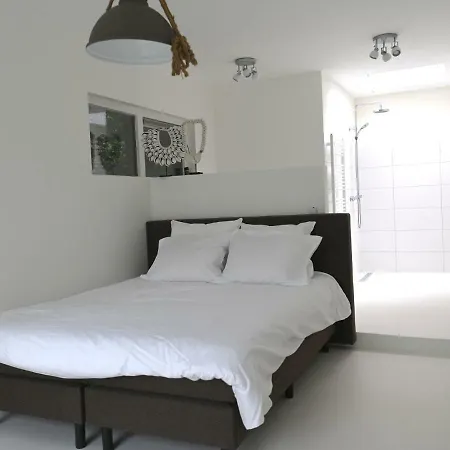 펜션 Spacious Bunglow For 6 In With Garden 베르겐