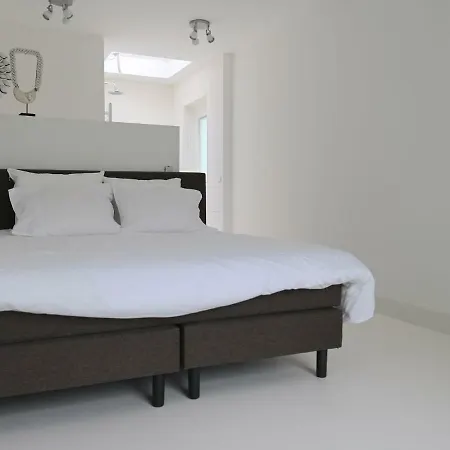 Spacious Bunglow For 6 In With Garden * 베르겐